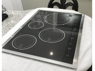 Bếp từ electrolux 4 thông minh tự nhận diện vùng nấu