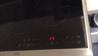 Sửa bếp từ Châu Âu báo E9 trên màn hình
