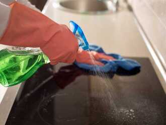 Quy trình thay và vệ sinh kính bếp từ tại nhà