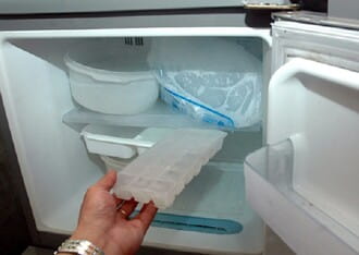 Sửa tủ lạnh funiki chảy nước tại nhà hiệu quả