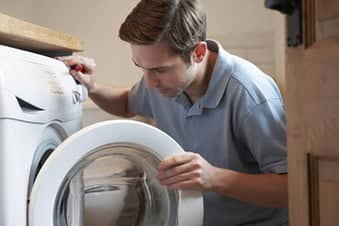 Máy giặt electrolux không xả nước do hư hỏng bơm