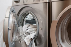Giặt nhiều đồ, giặt quá tải có thể khiến máy giặt hỏng