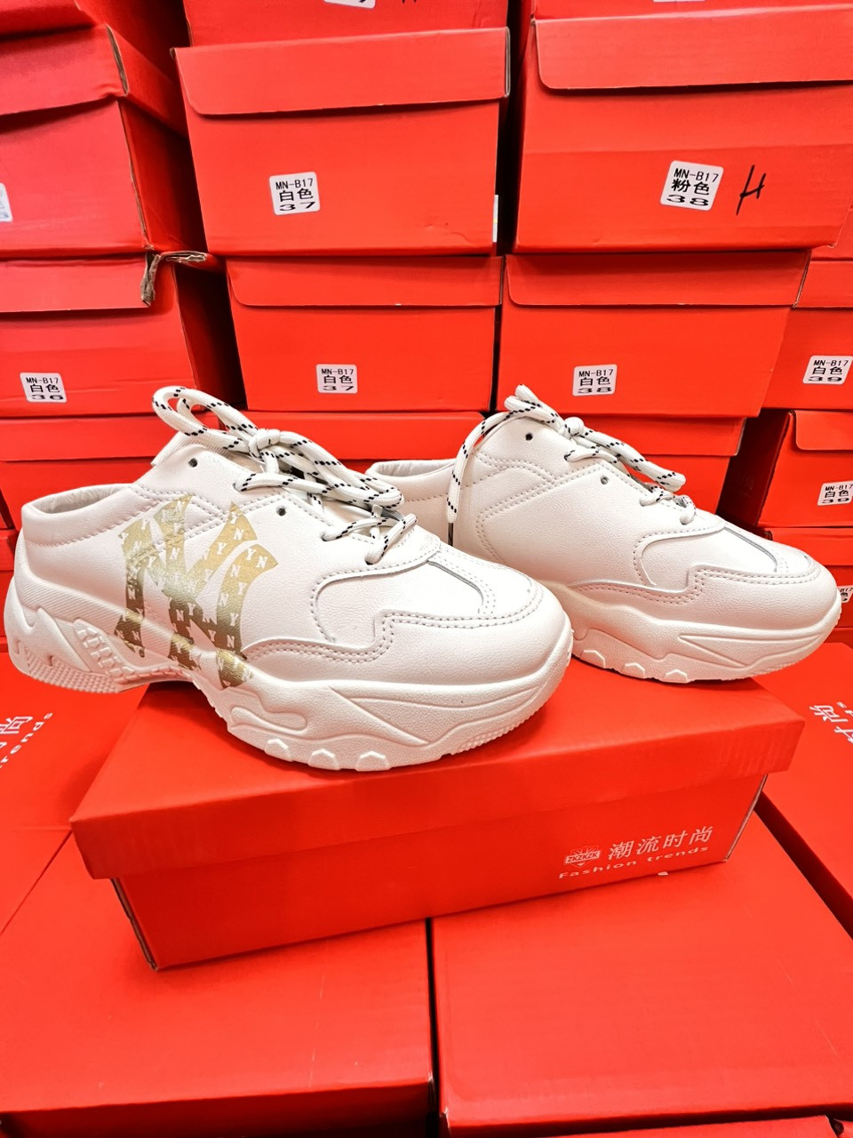 Cách check giày MLB chính hãng nhanh chuẩn xác nhất 2023
